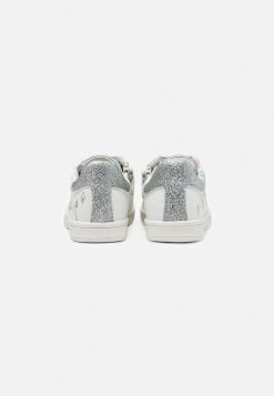 Friboo Disney Frozen Elsa - Sneakers Laag - White 10 Friboo Disney Frozen Elsa - Sneakers Laag - White -Friboo 0e48b488ba6246888f99c29543567ec5