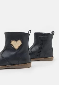 Friboo Leather - Korte Laarzen - Dark Blue 13 Friboo Leather - Korte Laarzen - Dark Blue -Friboo b4d993148342454cb27fab1dac4c0f3f